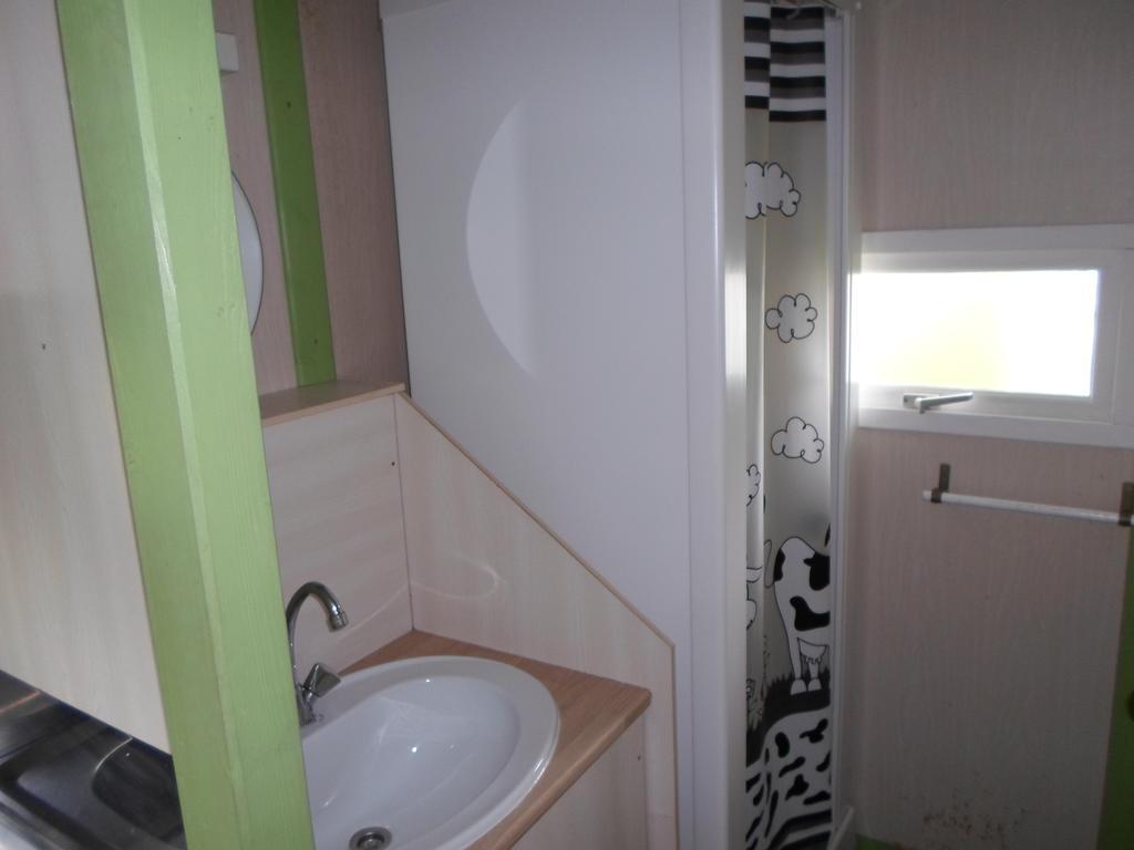 Camping Les Pinasses La Chapelle  Zimmer foto